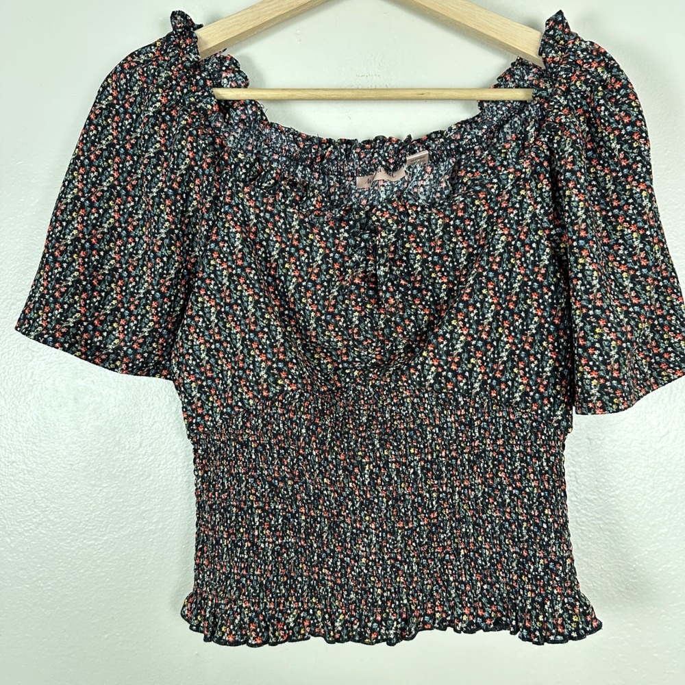 Willow & Root Women's‎ Small Smocked Flutter Sleeve Top Black Floral NEW